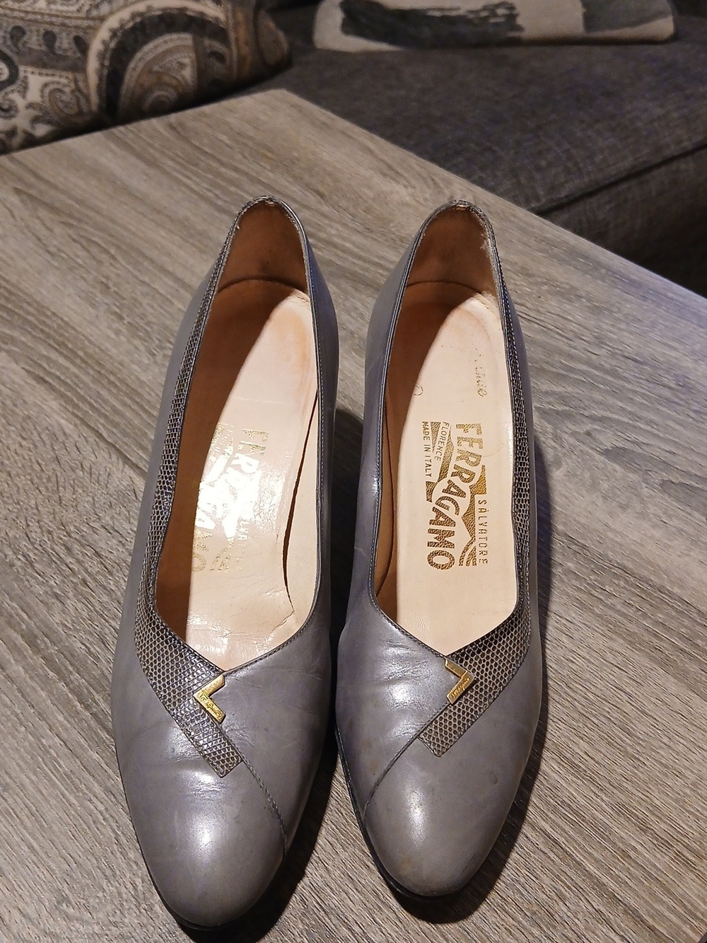 Authentic vintage Salvatore Ferragamo mid-heel classic pumps Size 8